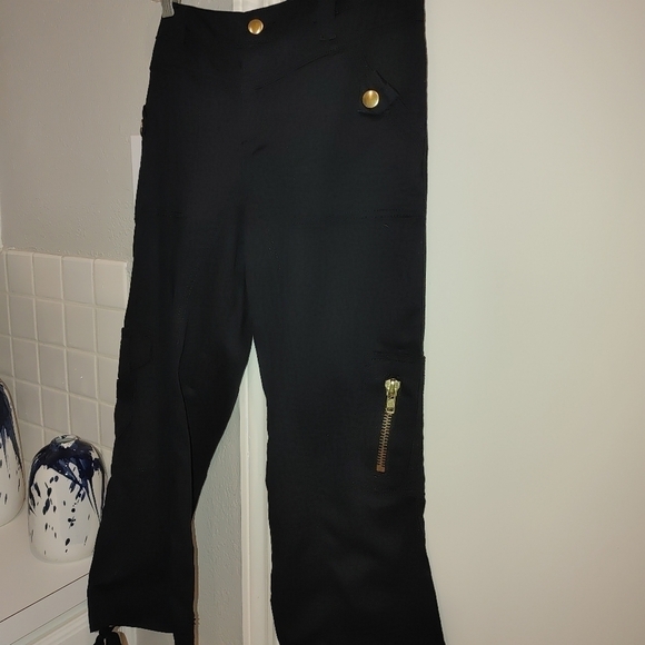 NWOT Susie Rose Black Capris W Gold Enhancements Size 11 - Picture 2 of 9